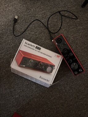Scarlett 2i2 USB Audio Interface - Red